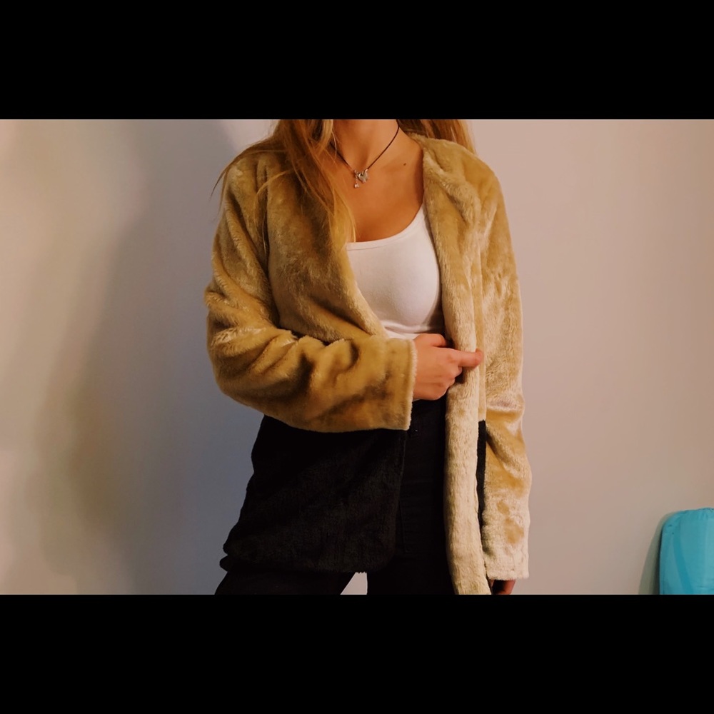 XXI beige and black Faux Fur Coat in medium - Picture 2 of 6